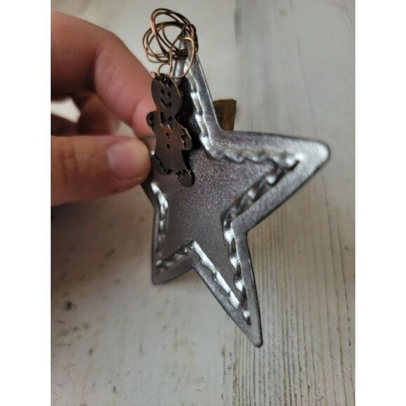 Tin silver star gingerbread clip on ornament Xmas decor - Picture 3 of 4